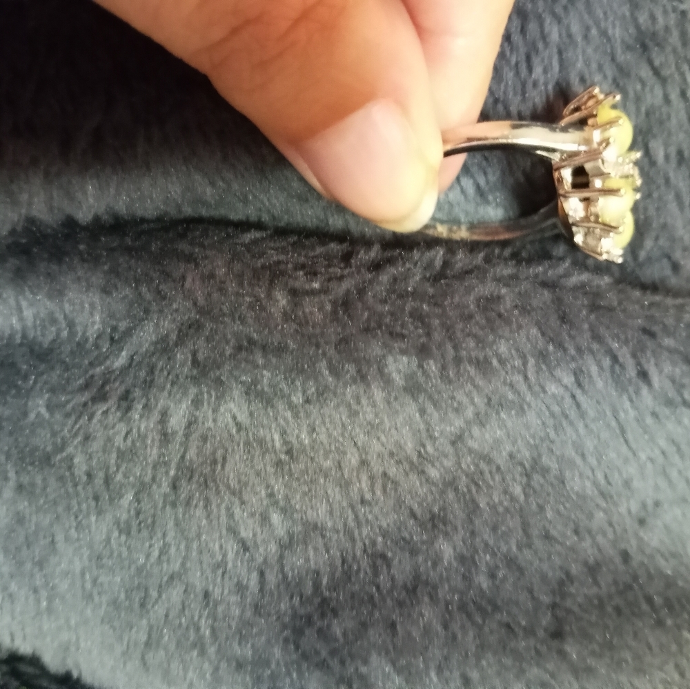 2/$10 Flower Ring - Picture 3 of 4